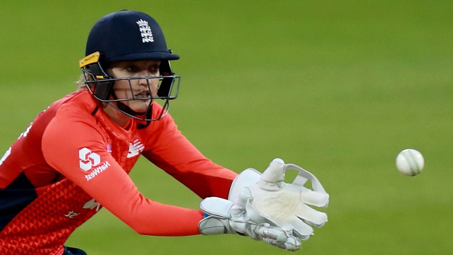 Sarah Taylor Returns To Professional Cricket After Two Years In Thrilling Rachael Heyhoe Flint